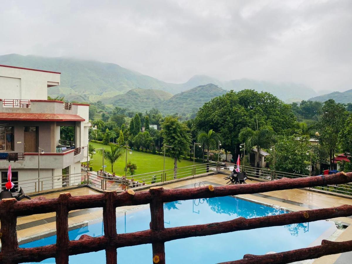 Meera Valley Resort By Nexottel ウダイプル エクステリア 写真